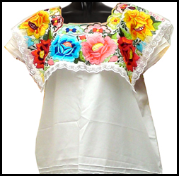 Vestido blanco de Tabasco con bordado de flores